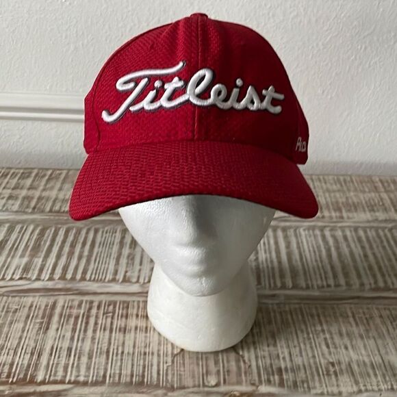 Titleist golf hat ￼ - Picture 1 of 6